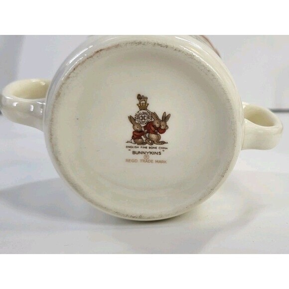 Royal Doulton Bunnykins  ROLLER SKATING Vintage Double Handled 8oz Mug Cup Vtg - Picture 5 of 11
